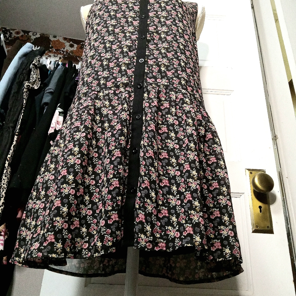 Forever 21 Black Floral ButtonUp Dress